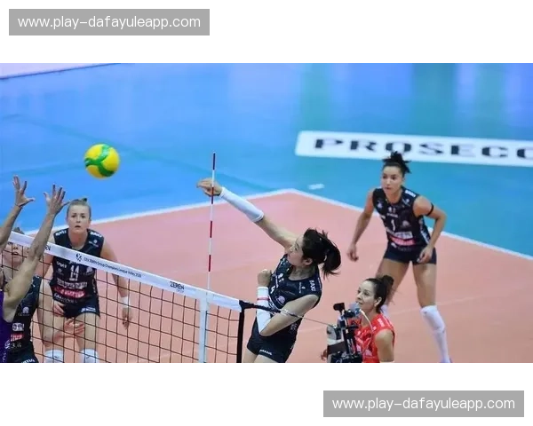 巅峰对决：当中国女篮的“移动长城”遇见日本队的“疾风劲草”，谁才是亚洲篮坛的真正霸主？